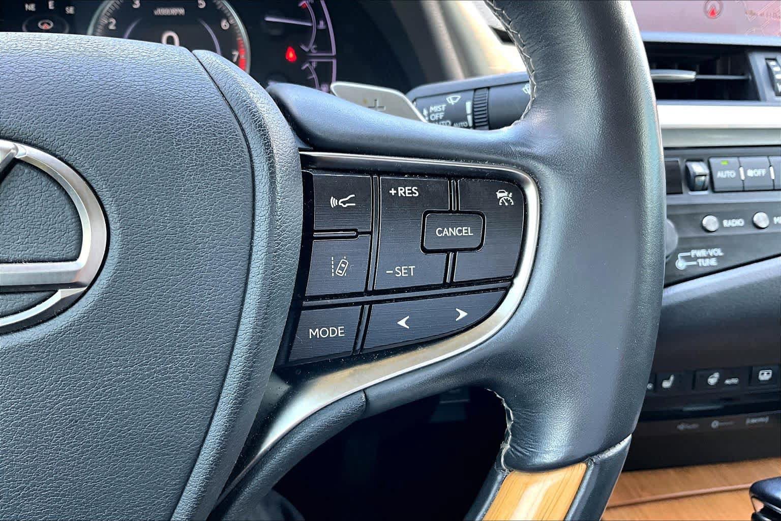 Used 2019 Lexus ES 350 w/ Accessory Package 2 FWD image 24
