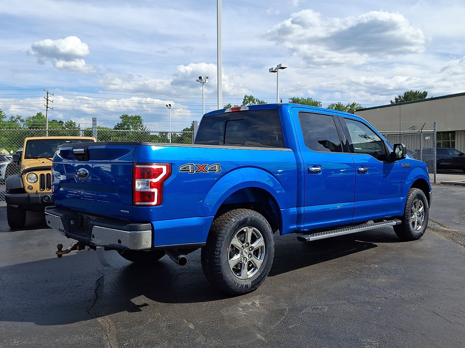 Used 2020 Ford F150 XLT w/ Equipment Group 302A Luxury AWD/4WD image 6