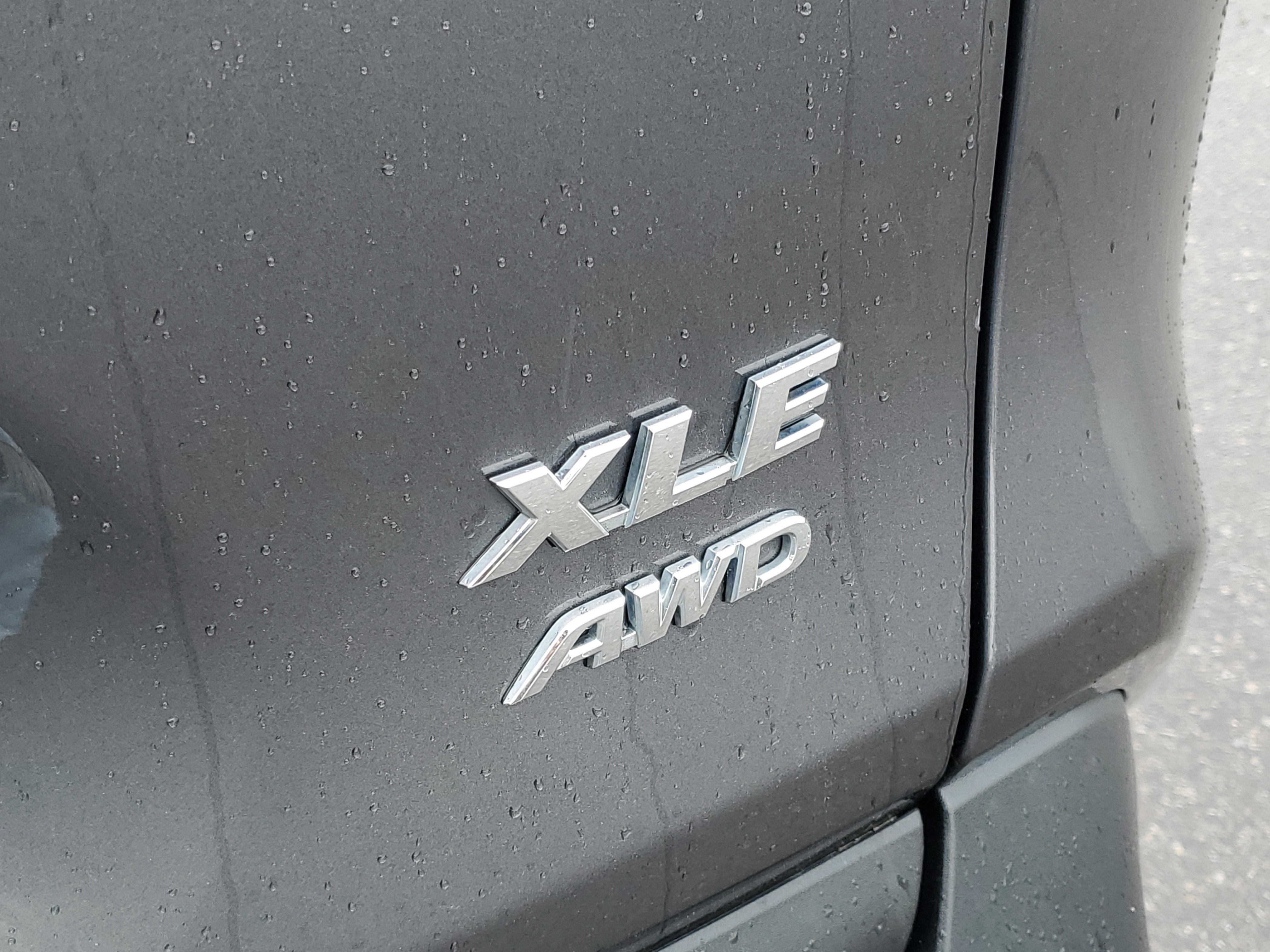 Used 2021 Toyota RAV4 XLE AWD/4WD image 26