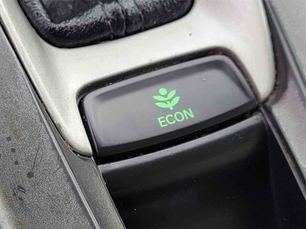 Used 2018 Honda Accord LX image 32