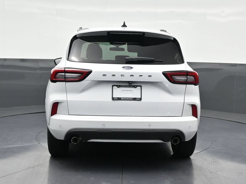 Used 2023 Ford Escape ST-Line w/ Tech Pack #1 FWD image 4