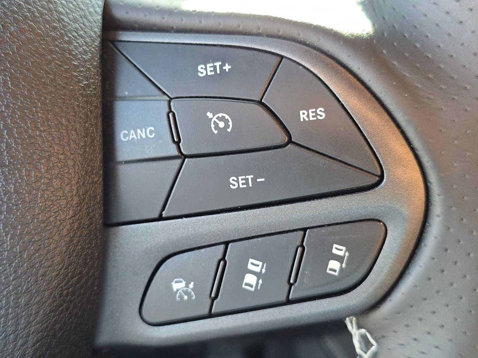 Used 2021 Dodge Durango SRT Hellcat w/ Technology Group AWD/4WD image 31