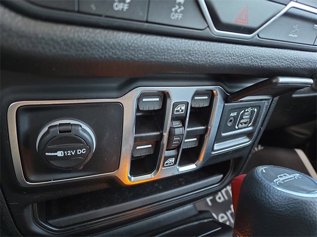 Used 2025 Jeep Gladiator Sport image 13