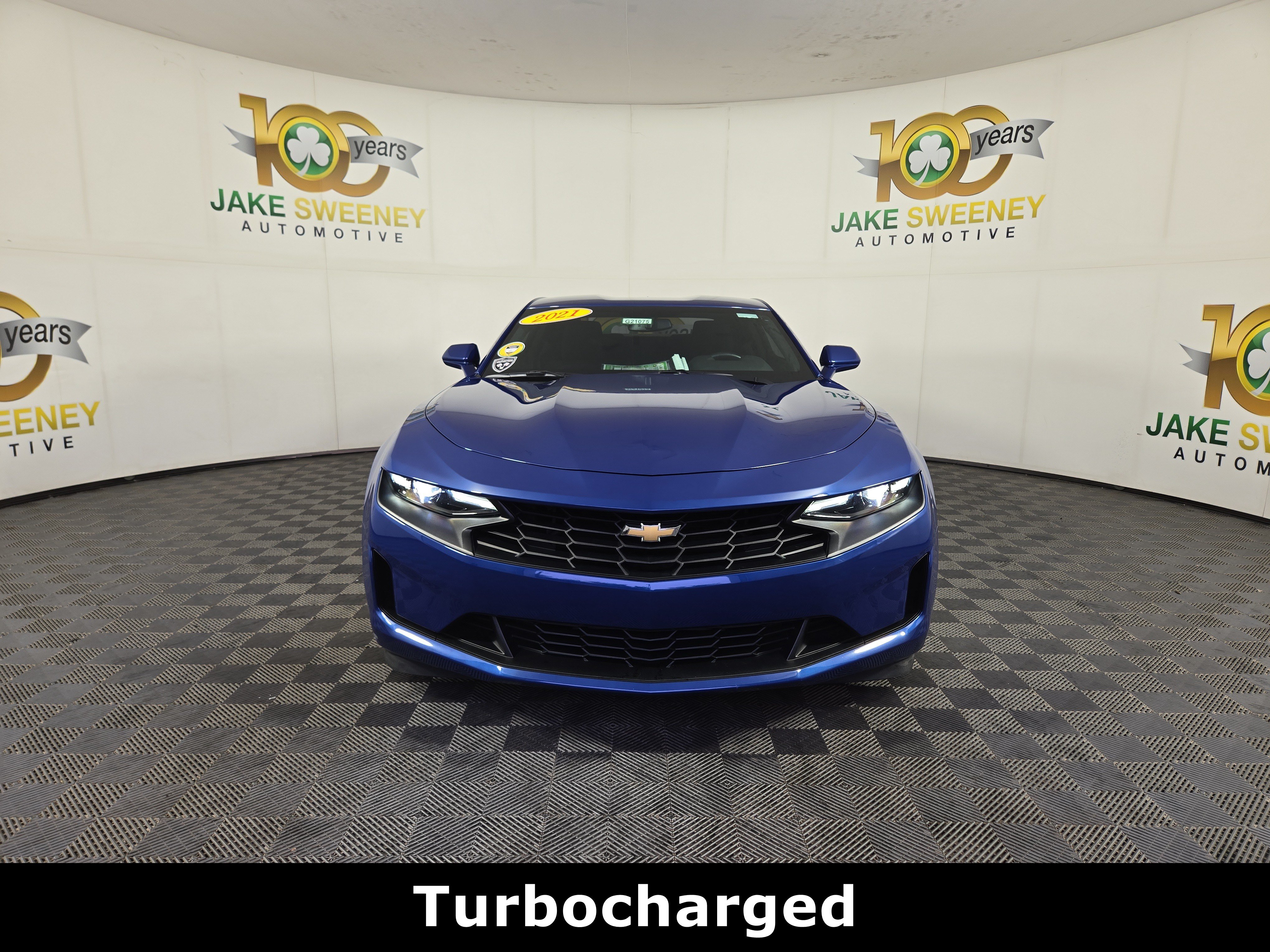 Used 2021 Chevrolet Camaro LT w/ Technology Package RWD image 2