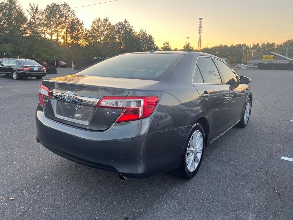 Used 2012 Toyota Camry XLE w/ Leather Pkg FWD image 4