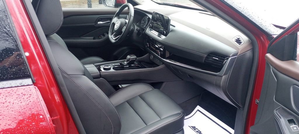 Used 2023 Nissan Rogue SL w/ SL Premium Package image 14