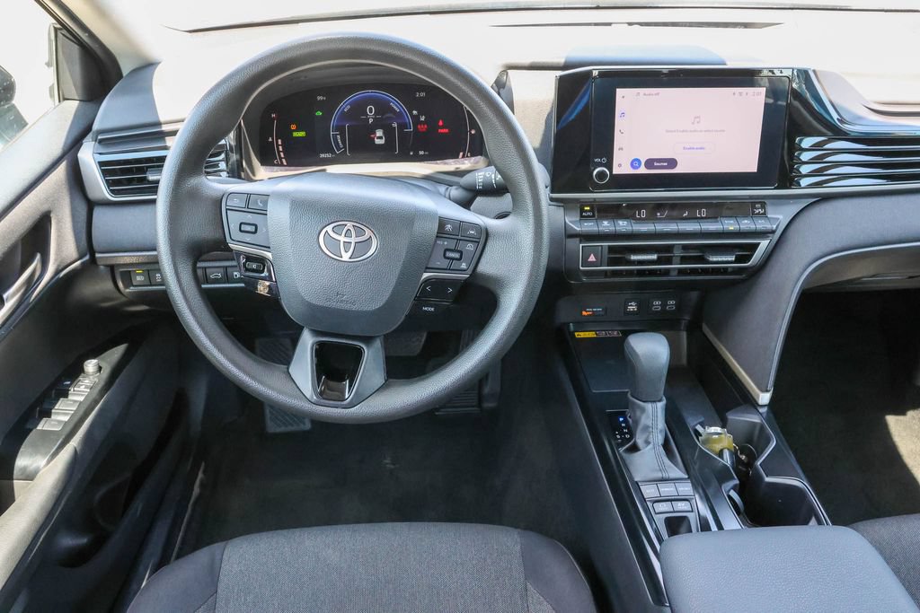 Used 2025 Toyota Camry LE FWD image 17