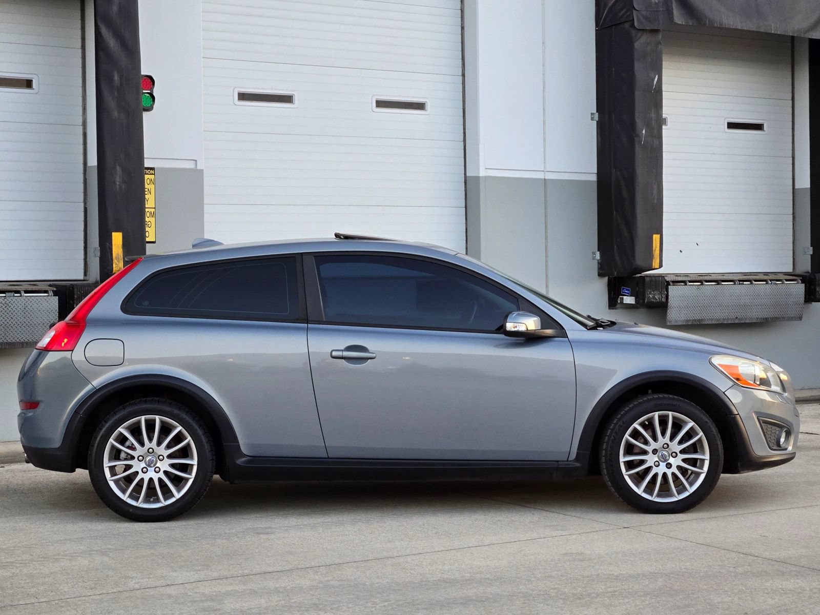 Used 2012 Volvo C30 FWD image 9