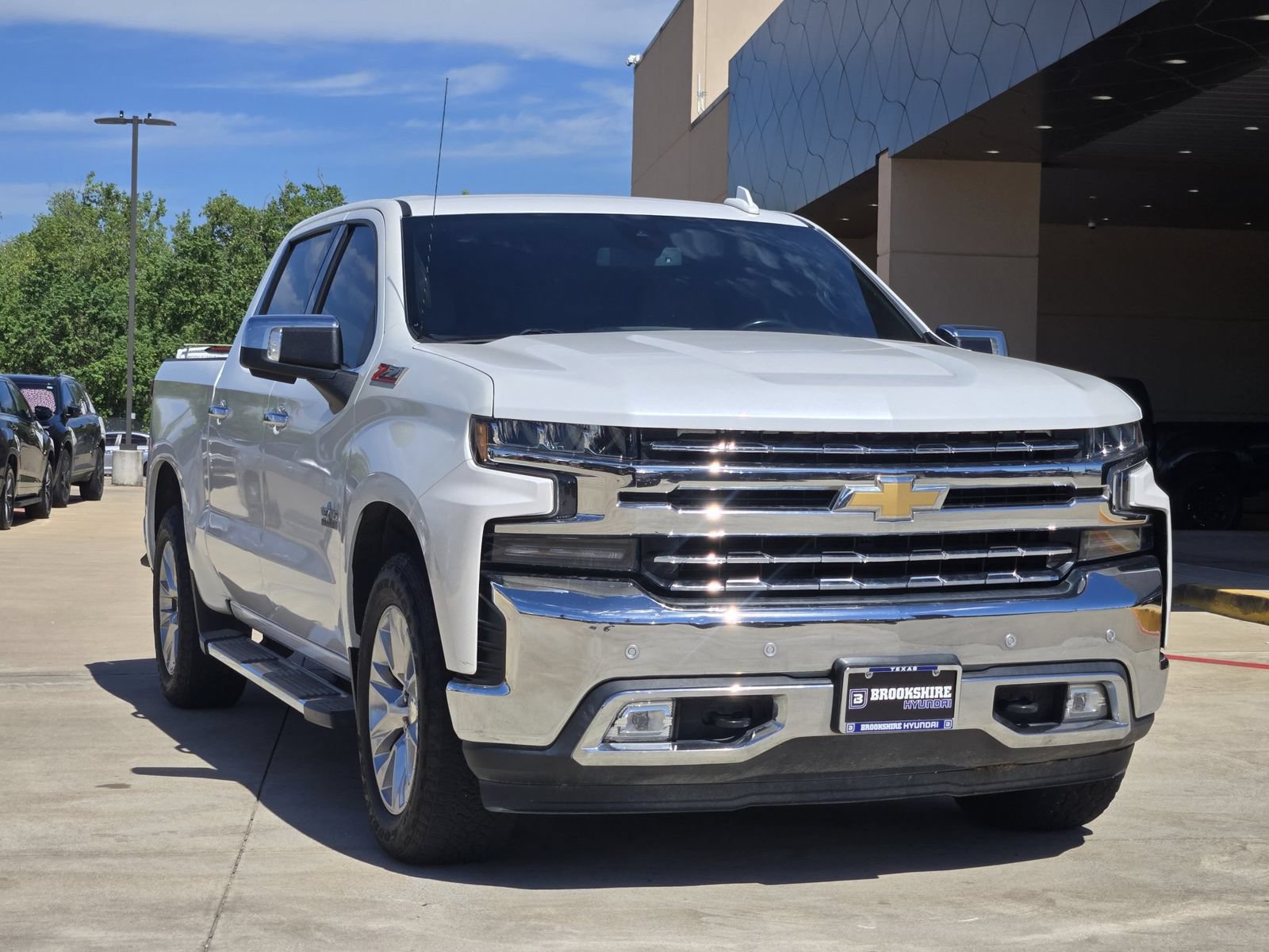 Used 2019 Chevrolet Silverado 1500 LTZ AWD/4WD image 3
