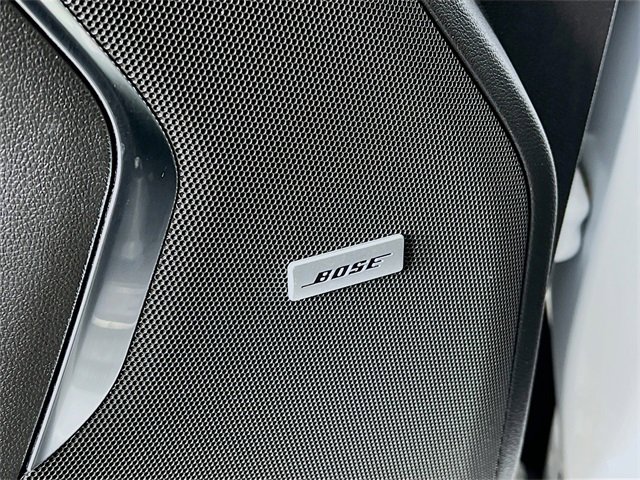 Used 2024 GMC Yukon XL SLT image 32