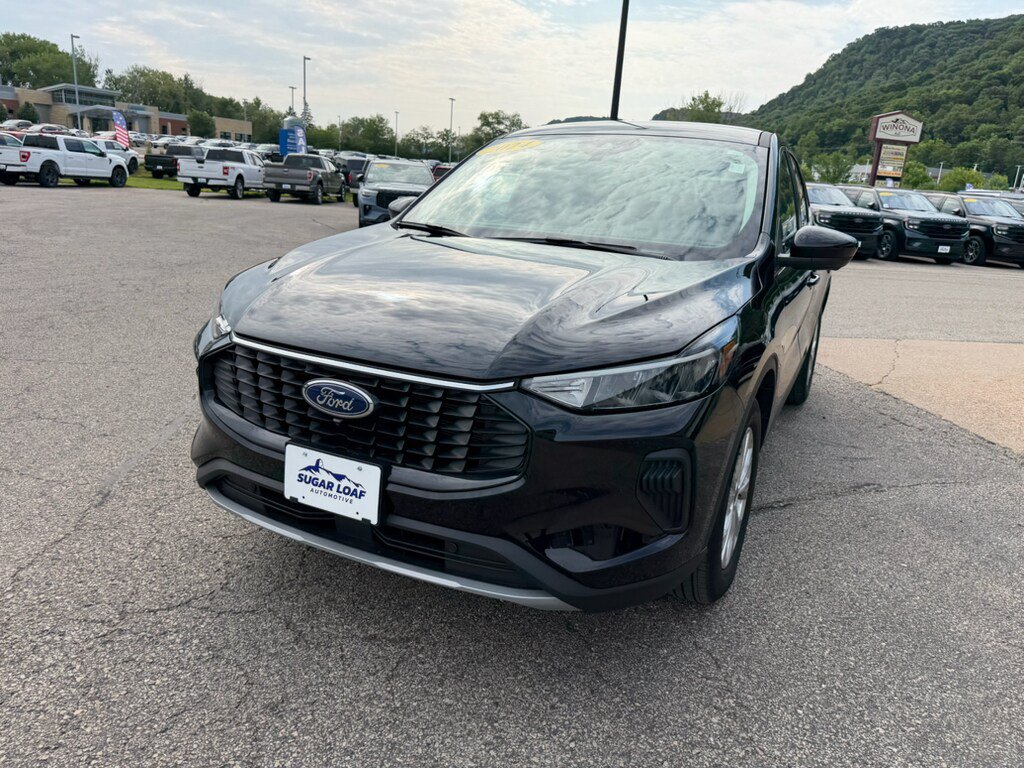 Used 2024 Ford Escape Active w/ Tech Pack #2 FWD image 3