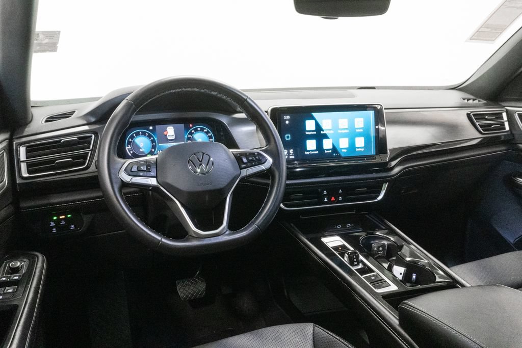 Used 2024 Volkswagen Atlas Cross Sport SE w/ Panoramic Sunroof Package AWD/4WD image 15