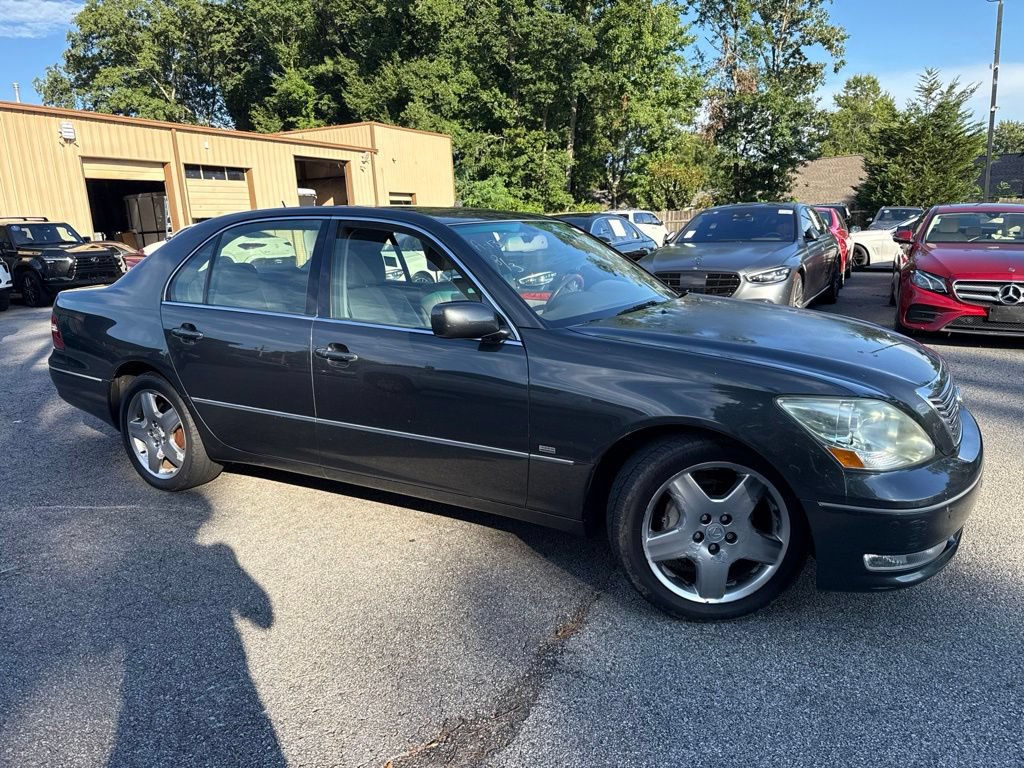 Used 2004 Lexus LS 430 w/ Modern Luxury Pkg RWD image 2