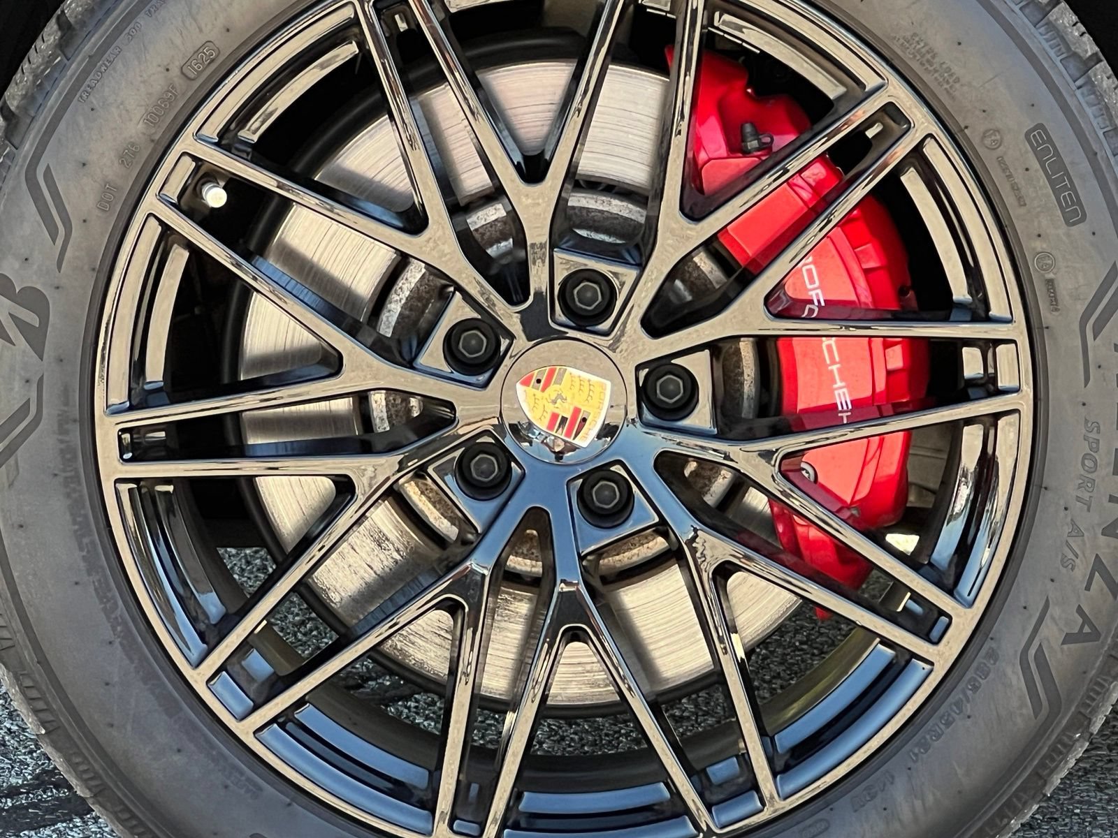 Certified 2024 Porsche Cayenne S AWD/4WD image 13
