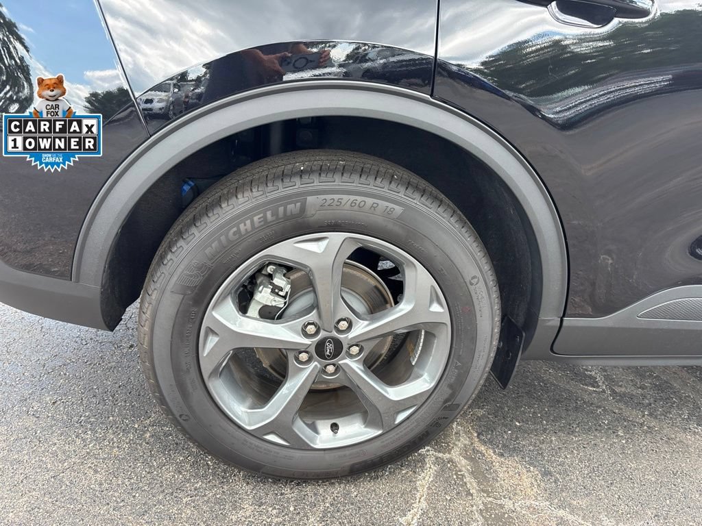 Used 2026 Ford Escape ST-Line w/ Cold Weather Package AWD/4WD image 11