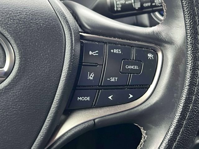 Used 2020 Lexus UX 250h 250h Base w/ Premium Package image 25