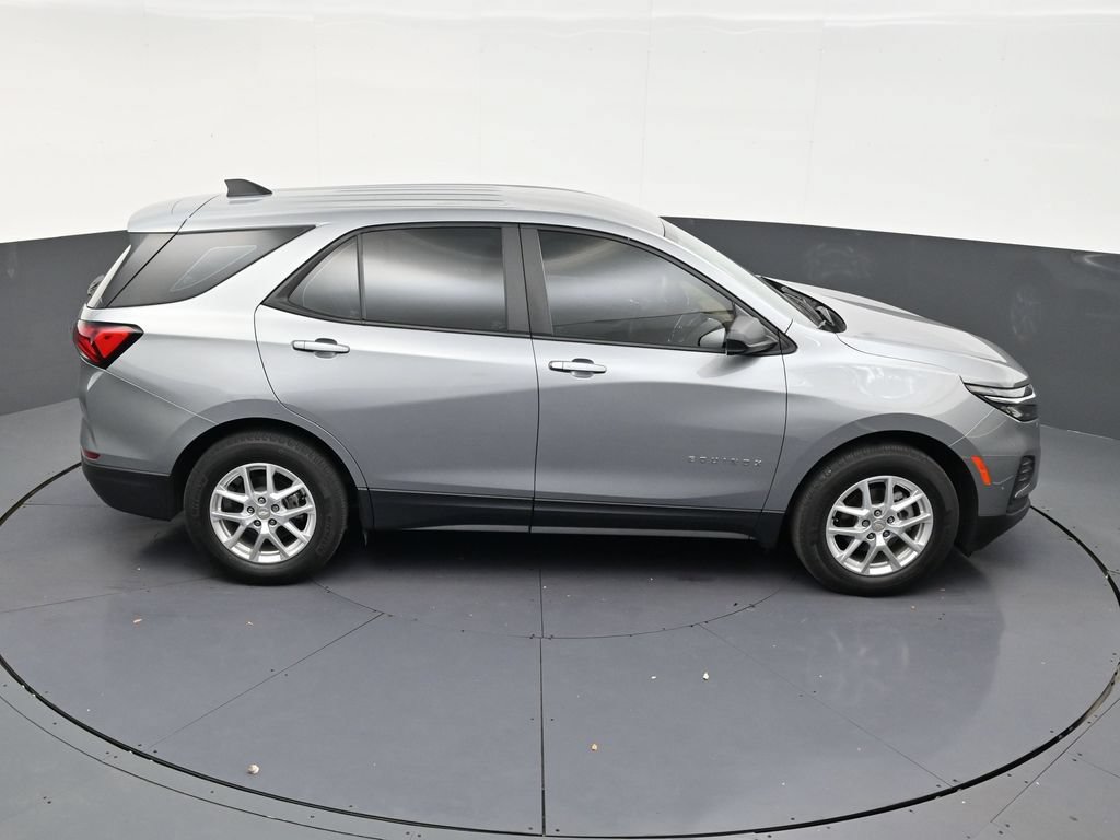 Used 2024 Chevrolet Equinox LS w/ LS Convenience Package FWD image 16
