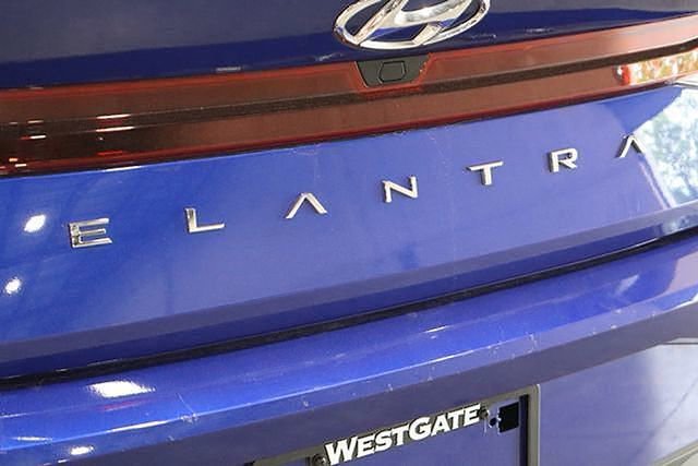 Used 2023 Hyundai Elantra SEL w/ Preferred Accessory Package image 41