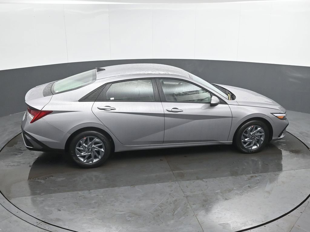 New 2026 Hyundai Elantra Hybrid FWD image 37