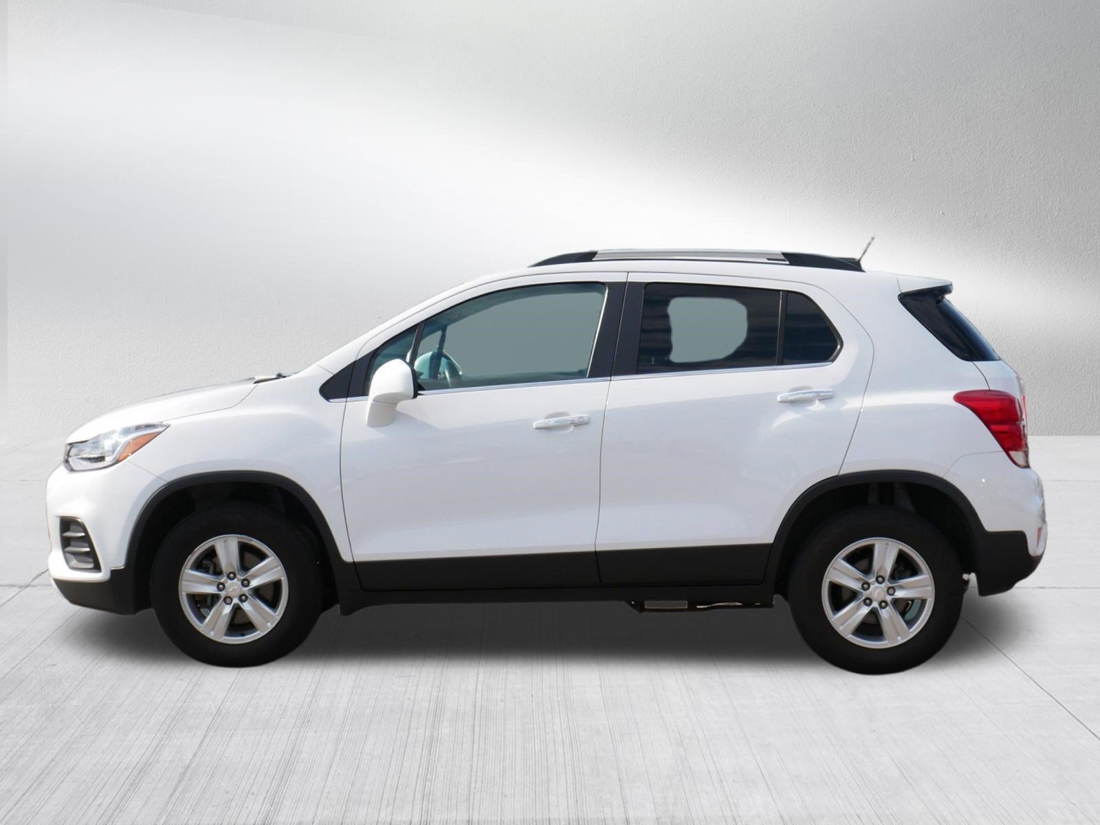 Used 2017 Chevrolet Trax LT w/ LT Convenience Package AWD/4WD image 4