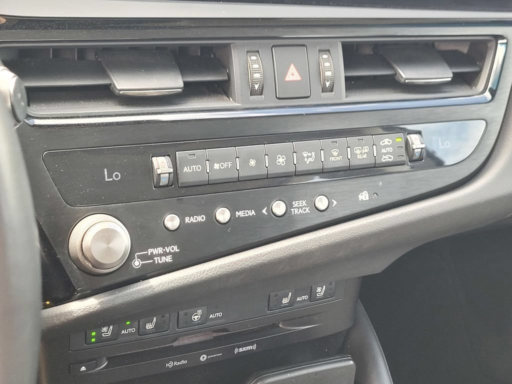 Used 2022 Lexus ES 300h w/ Premium Package FWD image 20