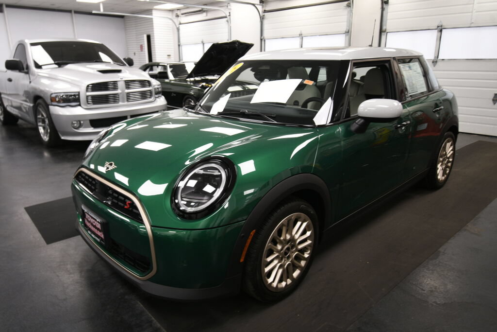 Used 2025 MINI Cooper S FWD image 4