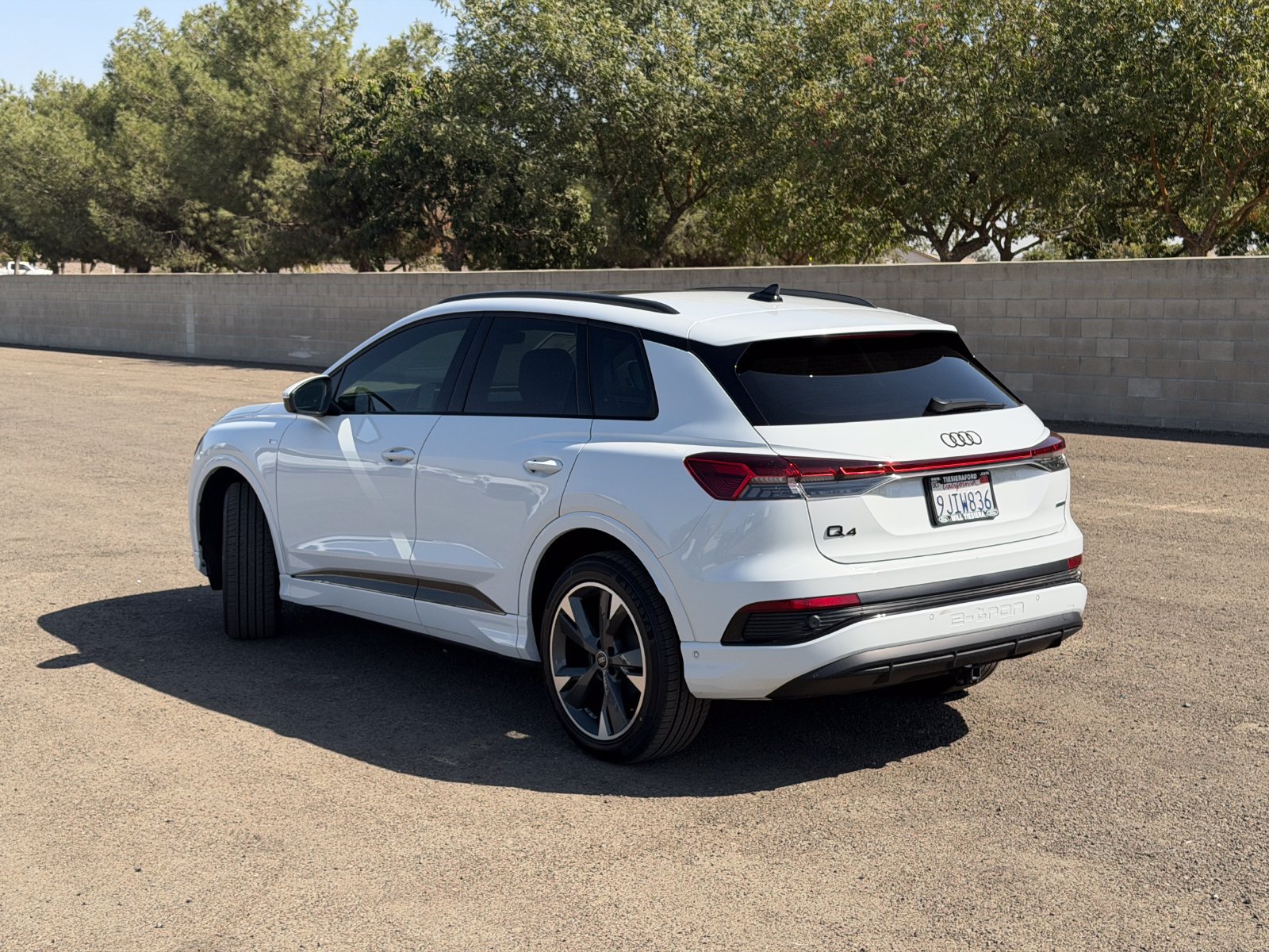 Used 2023 Audi Q4 e-tron Premium Plus AWD/4WD image 9