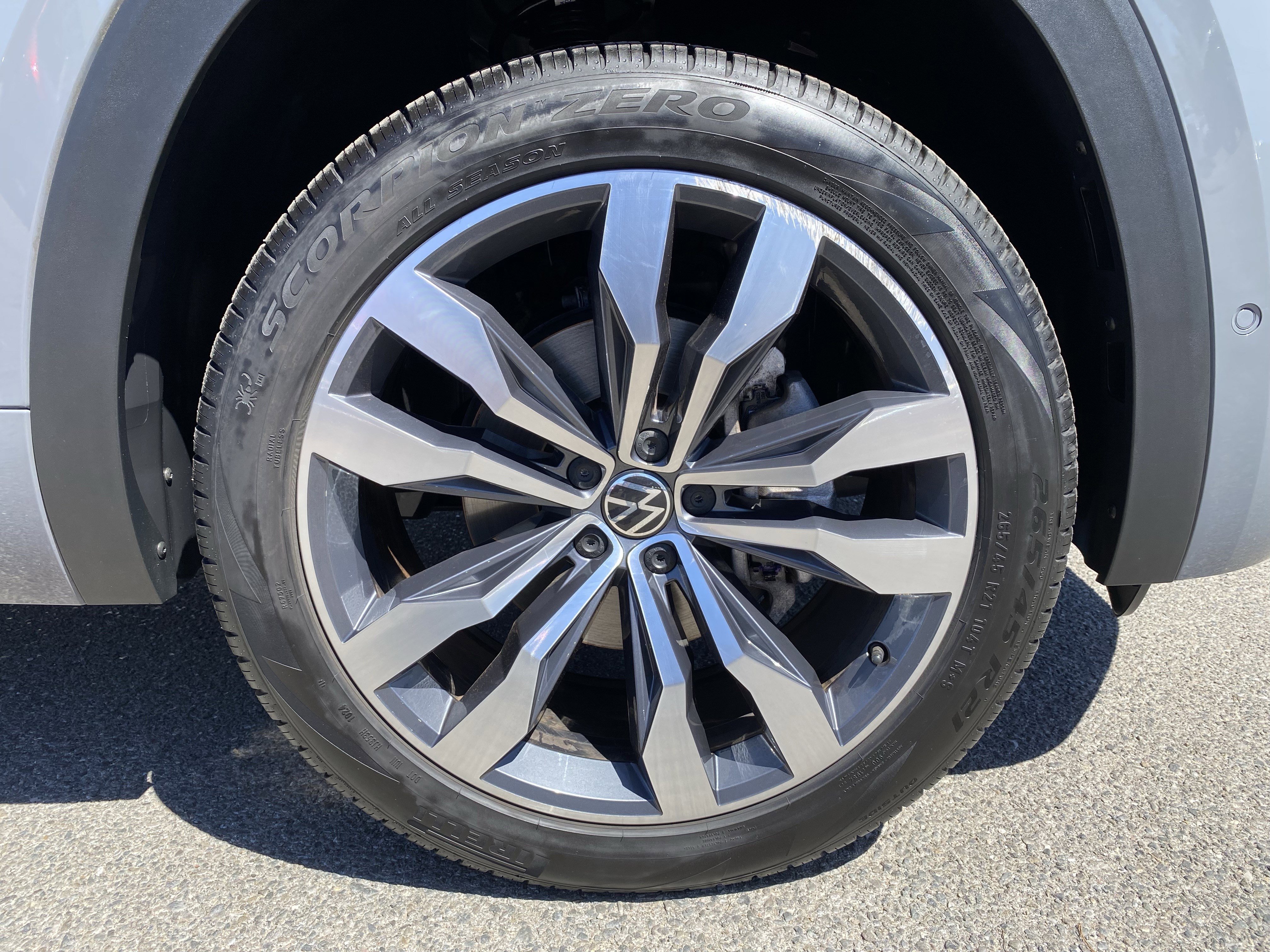 Certified 2023 Volkswagen Atlas Cross Sport SEL Premium R-Line AWD/4WD image 11