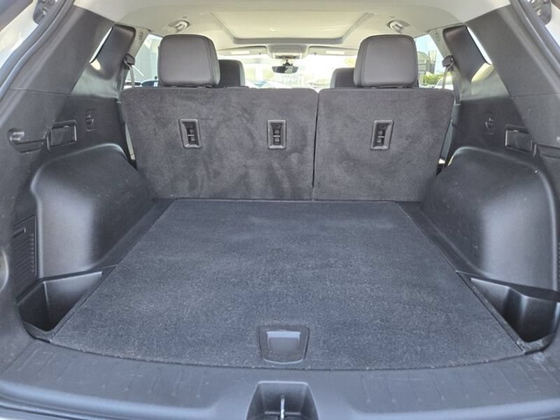 Used 2022 Chevrolet Blazer LT w/ Redline Edition FWD image 16