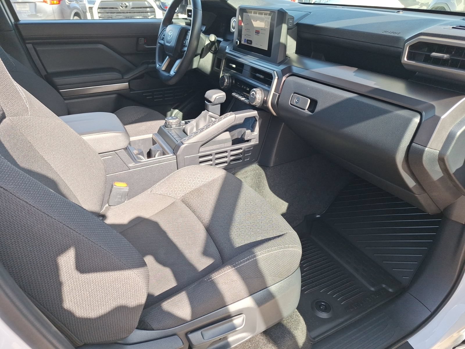 Used 2025 Toyota 4Runner SR5 AWD/4WD image 31