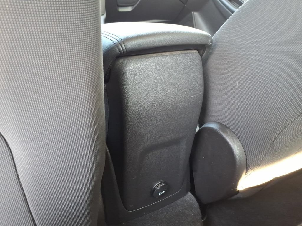 Used 2012 Ford Focus SE FWD image 12