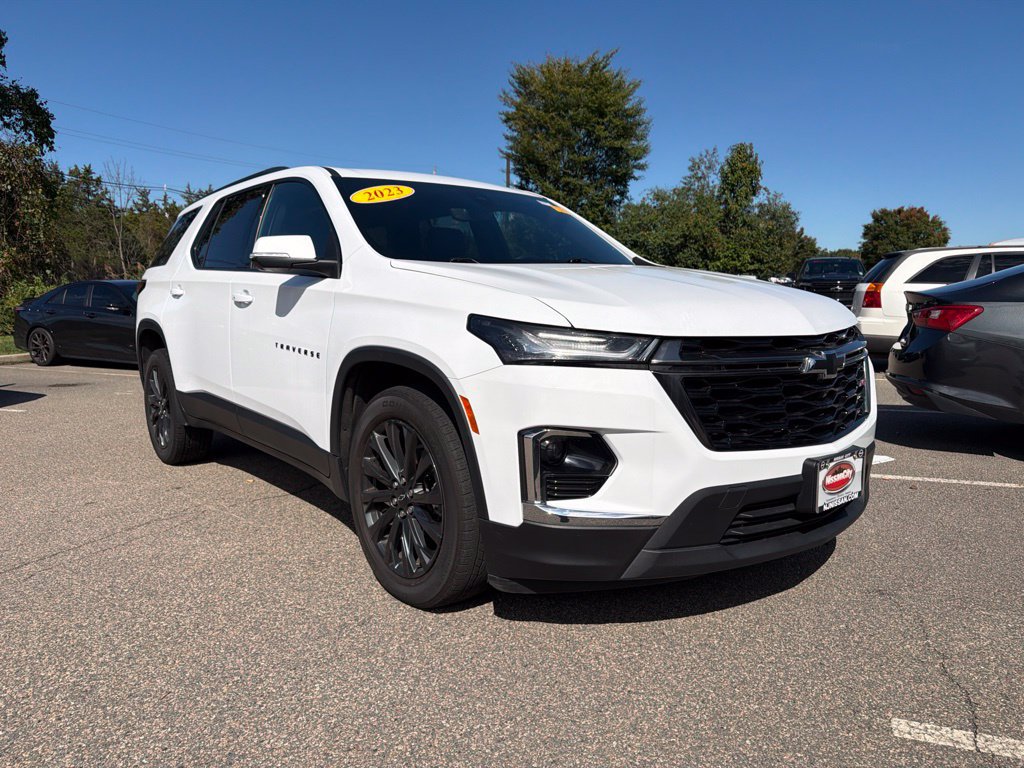 Used 2023 Chevrolet Traverse RS w/ LPO, Floor Liner Package