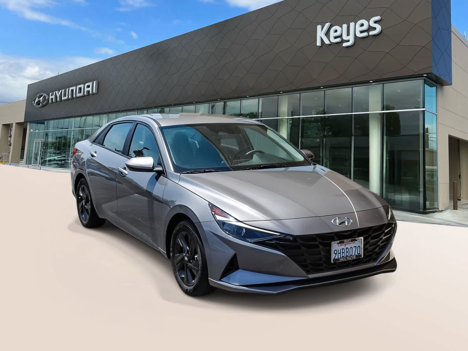 Used 2023 Hyundai Elantra SEL FWD image 3