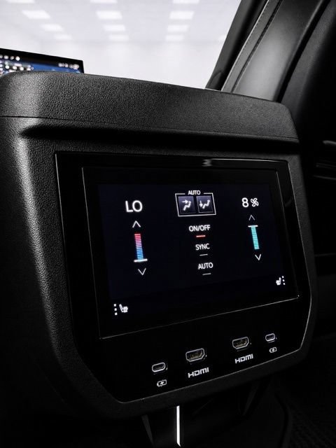 Used 2025 GMC Yukon Denali Ultimate AWD/4WD image 30
