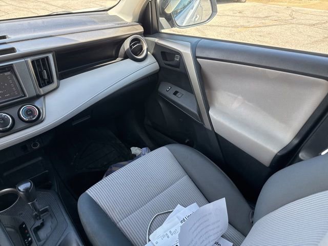 Used 2014 Toyota RAV4 LE AWD/4WD image 17