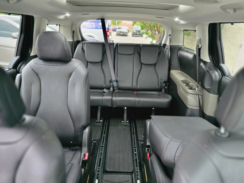 Certified 2026 Kia Carnival SX FWD image 15