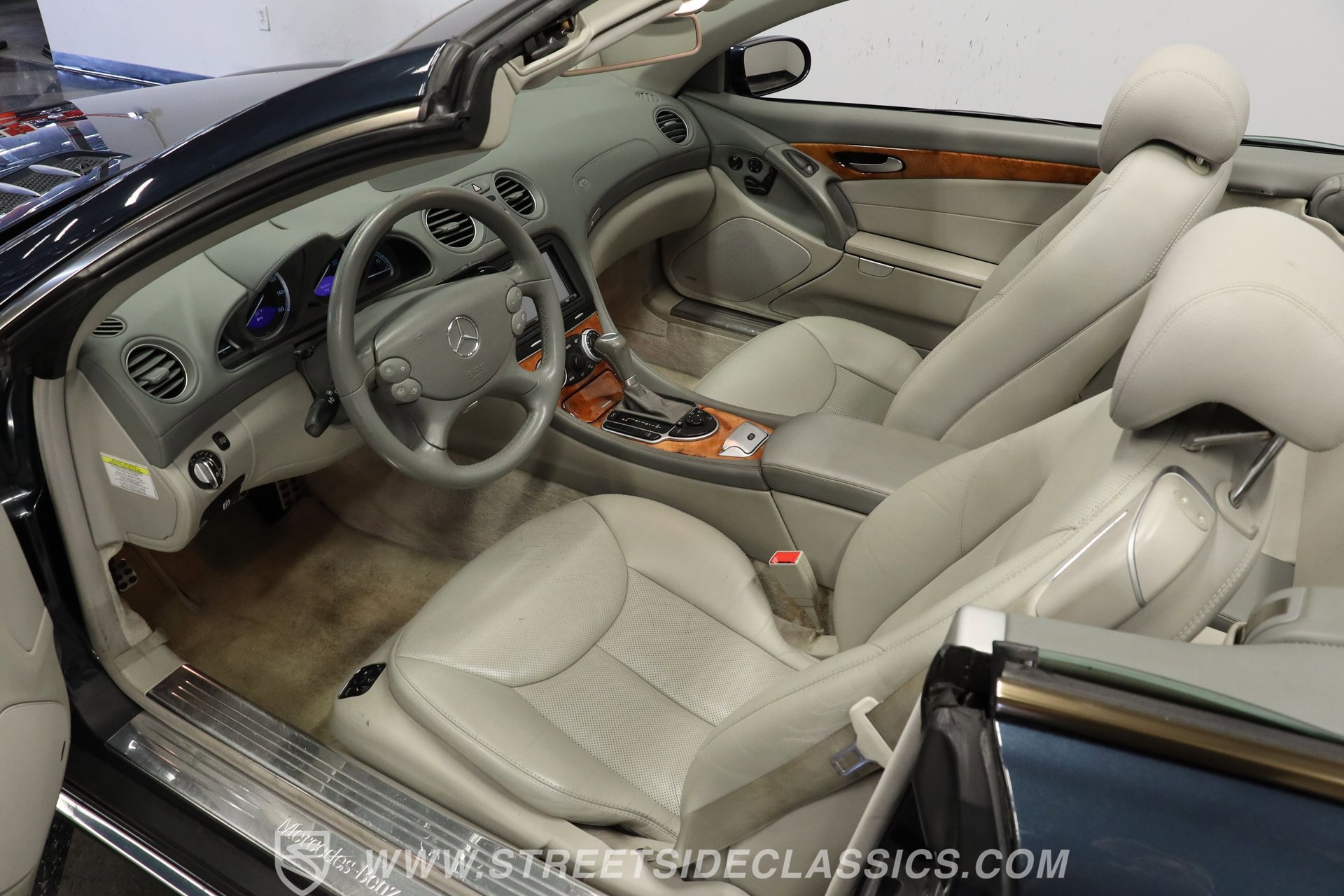 Used 2007 Mercedes-Benz SL 550 image 4