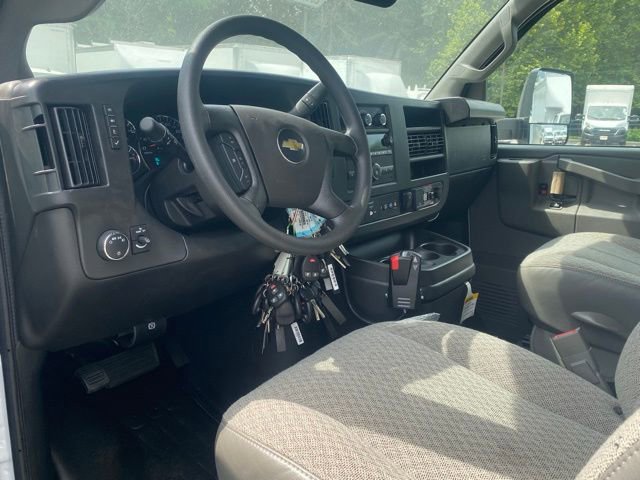 New 2025 Chevrolet Express 4500 w/ Power Convenience Package image 33