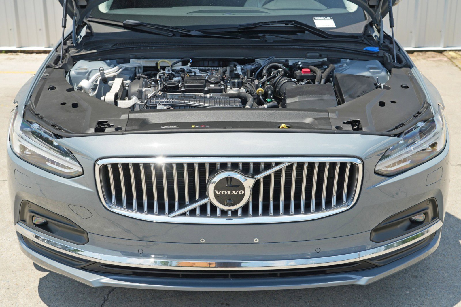Used 2023 Volvo S90 B6 Plus w/ Protection Package Premier image 6