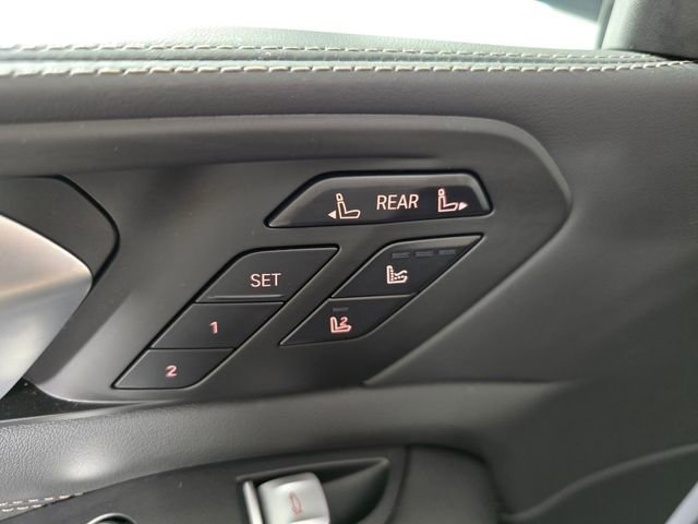 Used 2025 BMW X7 M60i AWD/4WD image 27