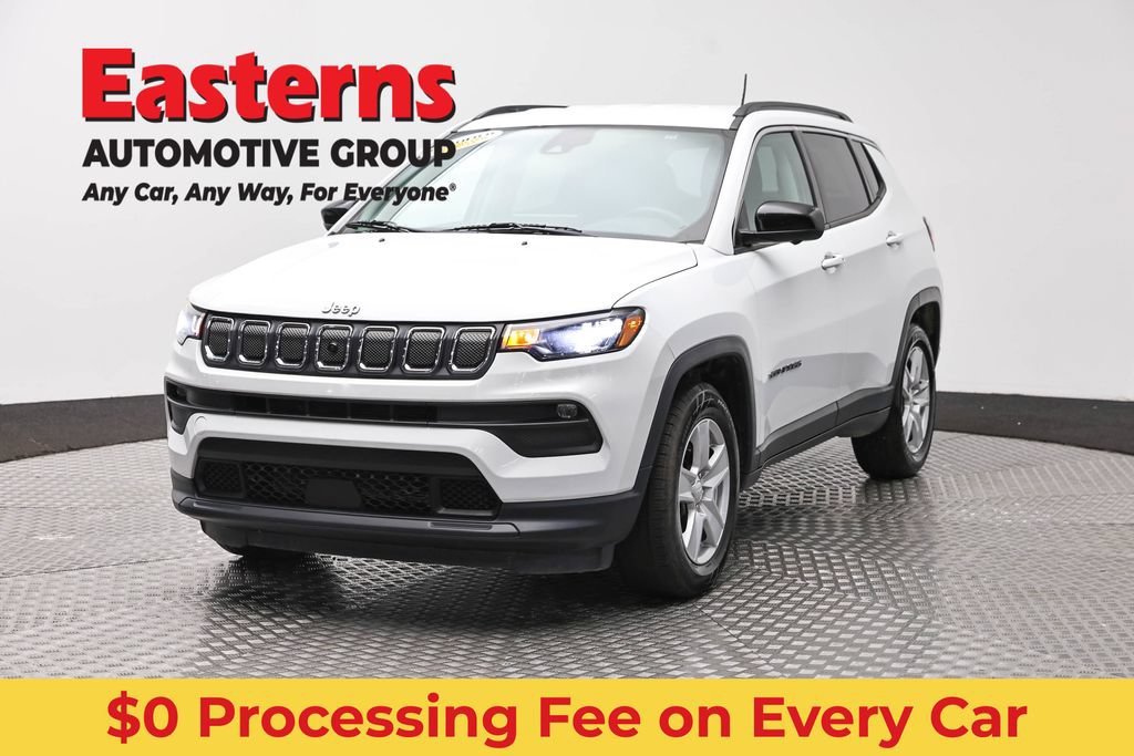 Used 2022 Jeep Compass Latitude w/ Convenience Group FWD image 1
