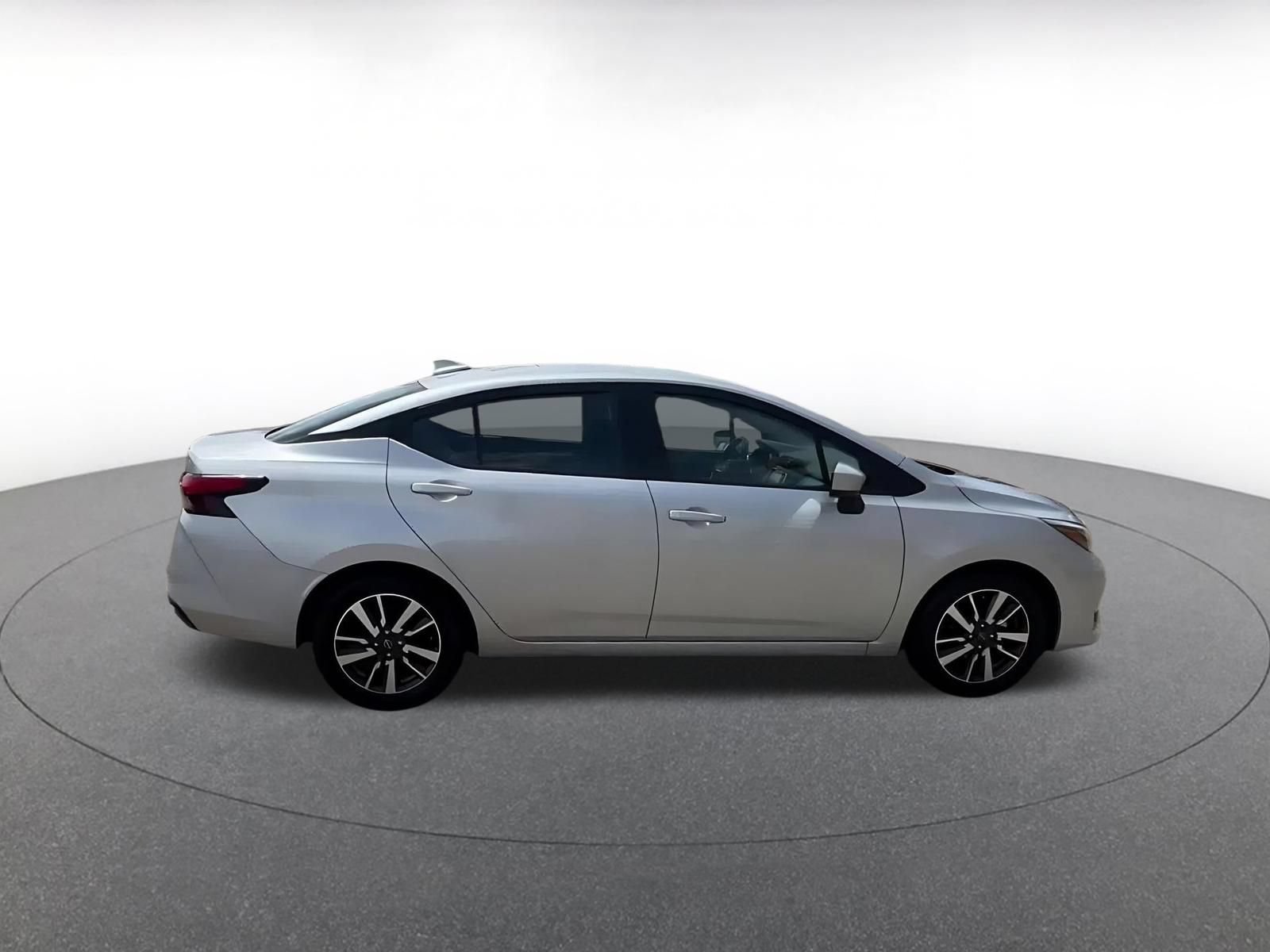Used 2025 Nissan Versa SV FWD image 15