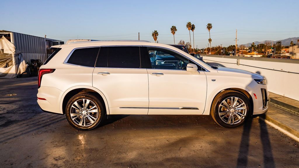 Used 2023 Cadillac XT6 Premium Luxury image 13