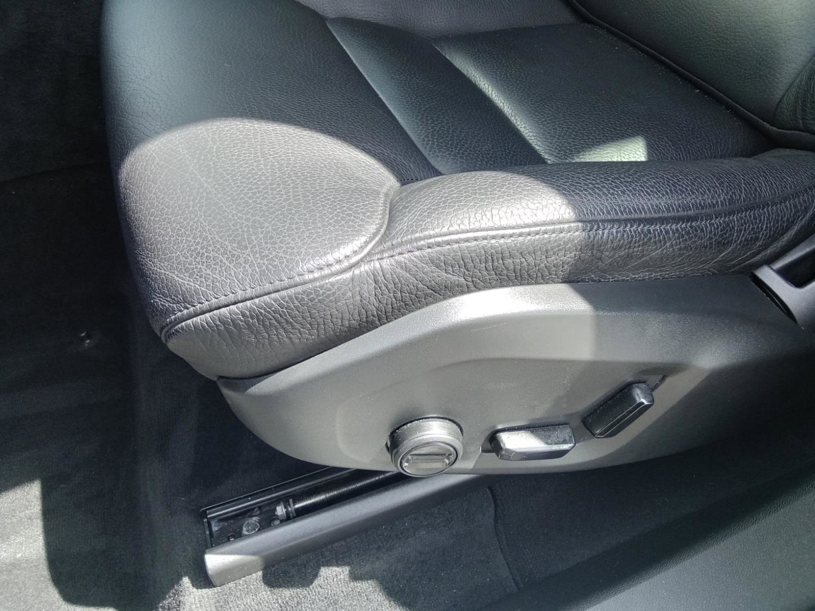 Used 2021 Volvo XC60 T5 Momentum w/ Protection Package Premier image 17