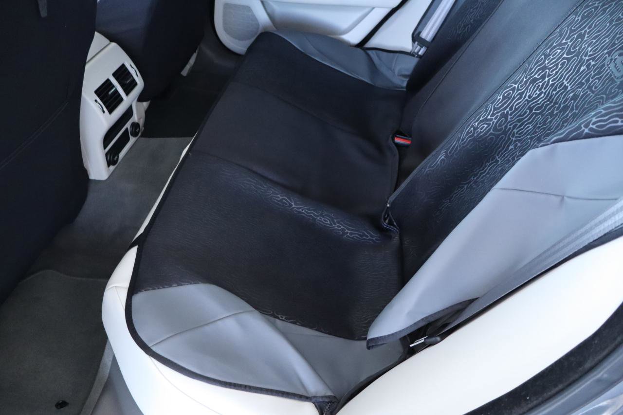 Used 2017 Jaguar XF Premium image 31