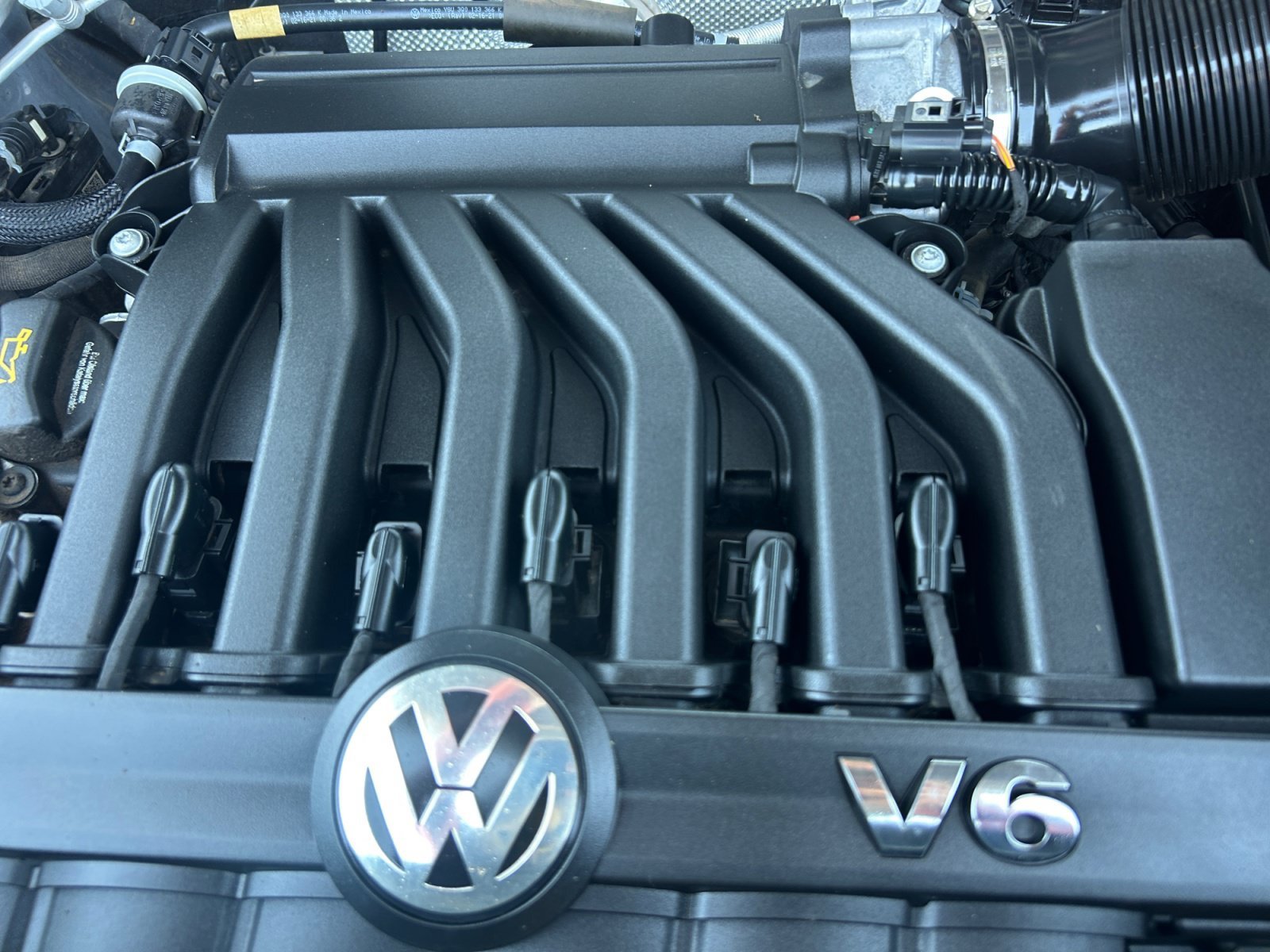 Used 2022 Volkswagen Atlas Cross Sport SE FWD image 21
