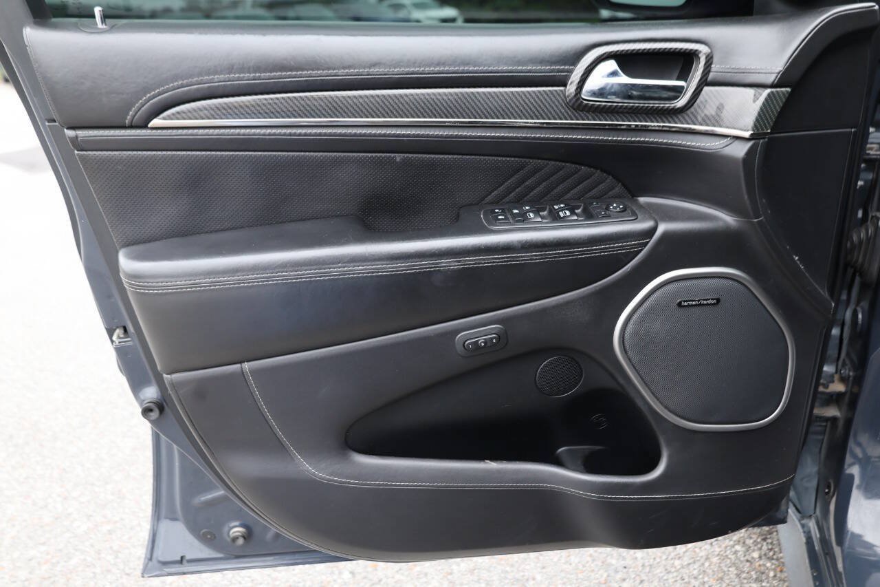 Used 2017 Jeep Grand Cherokee SRT AWD/4WD image 12