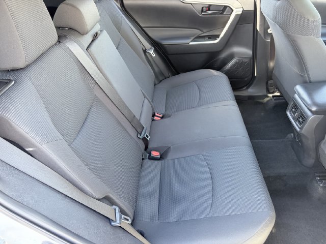 Used 2022 Toyota RAV4 LE AWD/4WD image 14