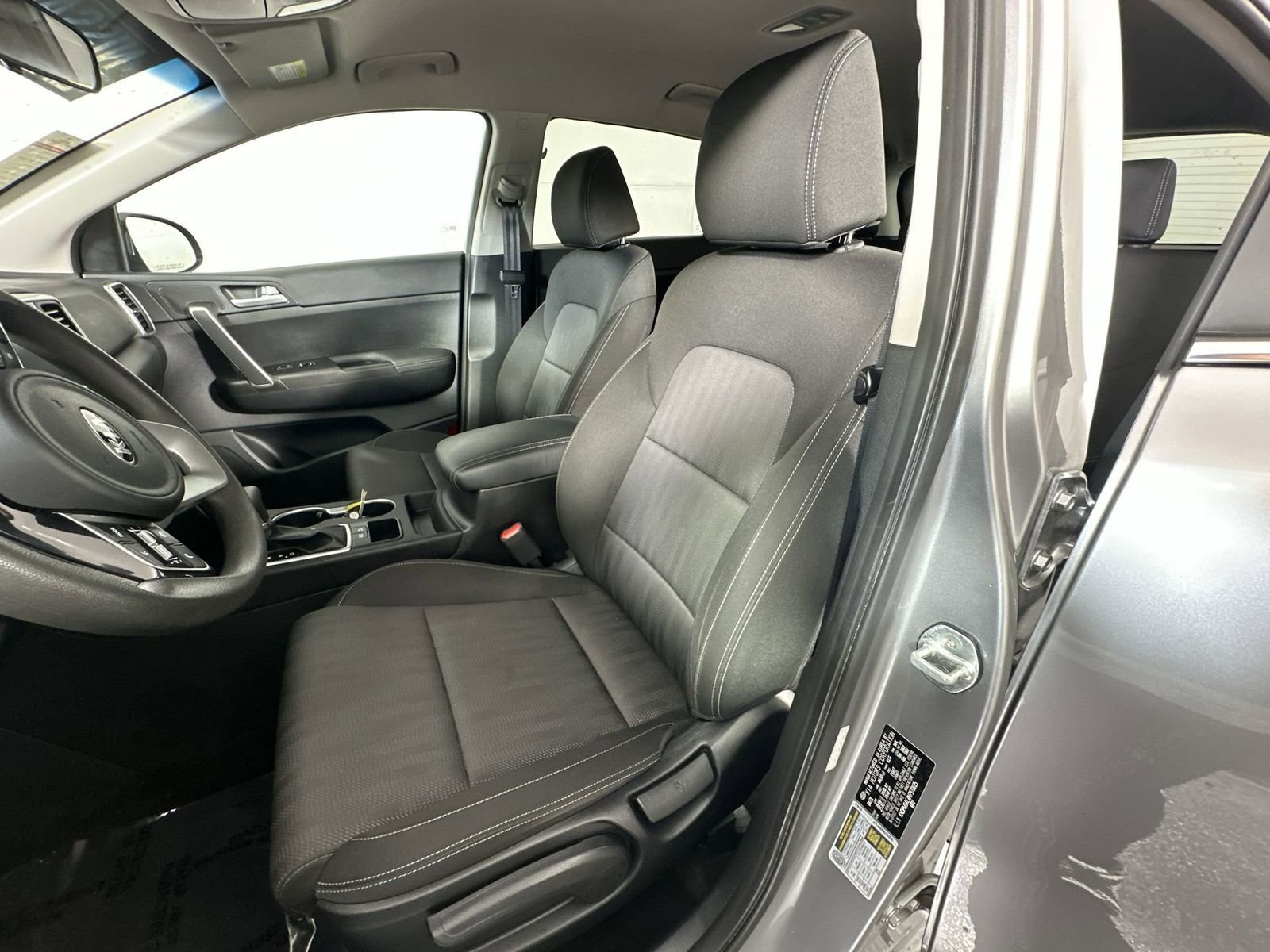 Used 2022 Kia Sportage LX image 11