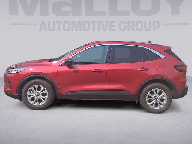 Used 2023 Ford Escape Active AWD/4WD image 2